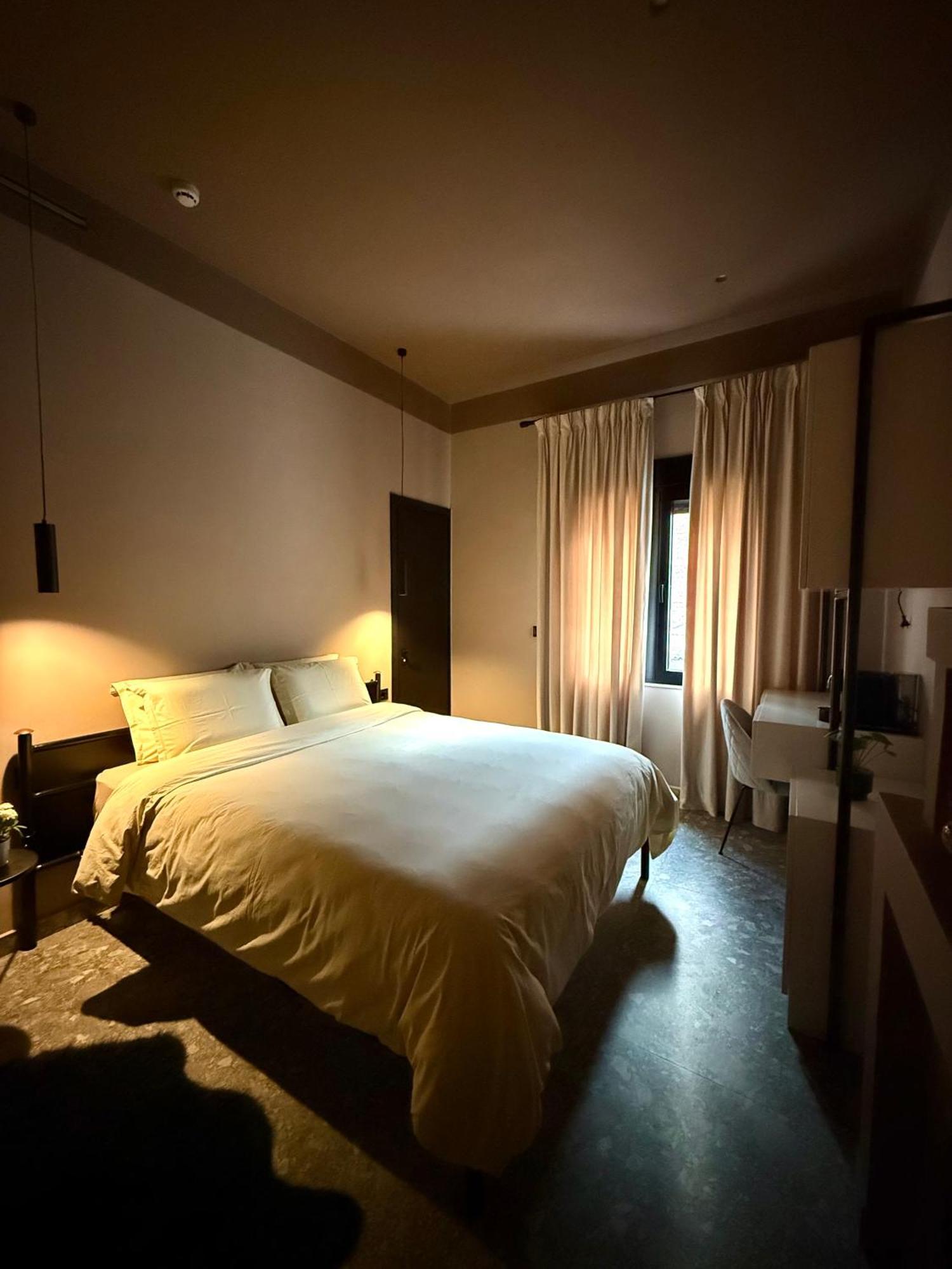 Rex Hotel Boutique ティラナ エクステリア 写真