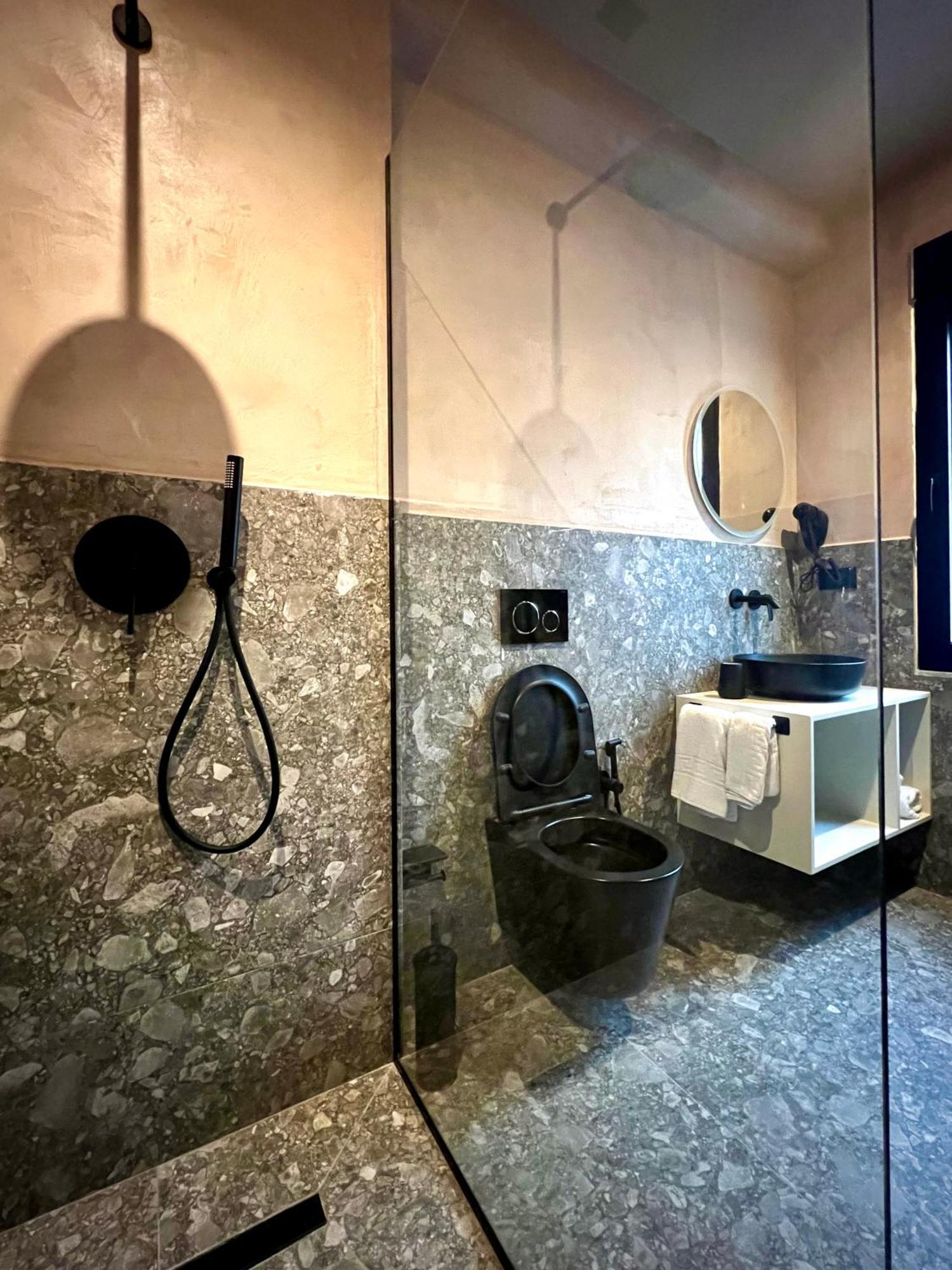 Rex Hotel Boutique ティラナ エクステリア 写真