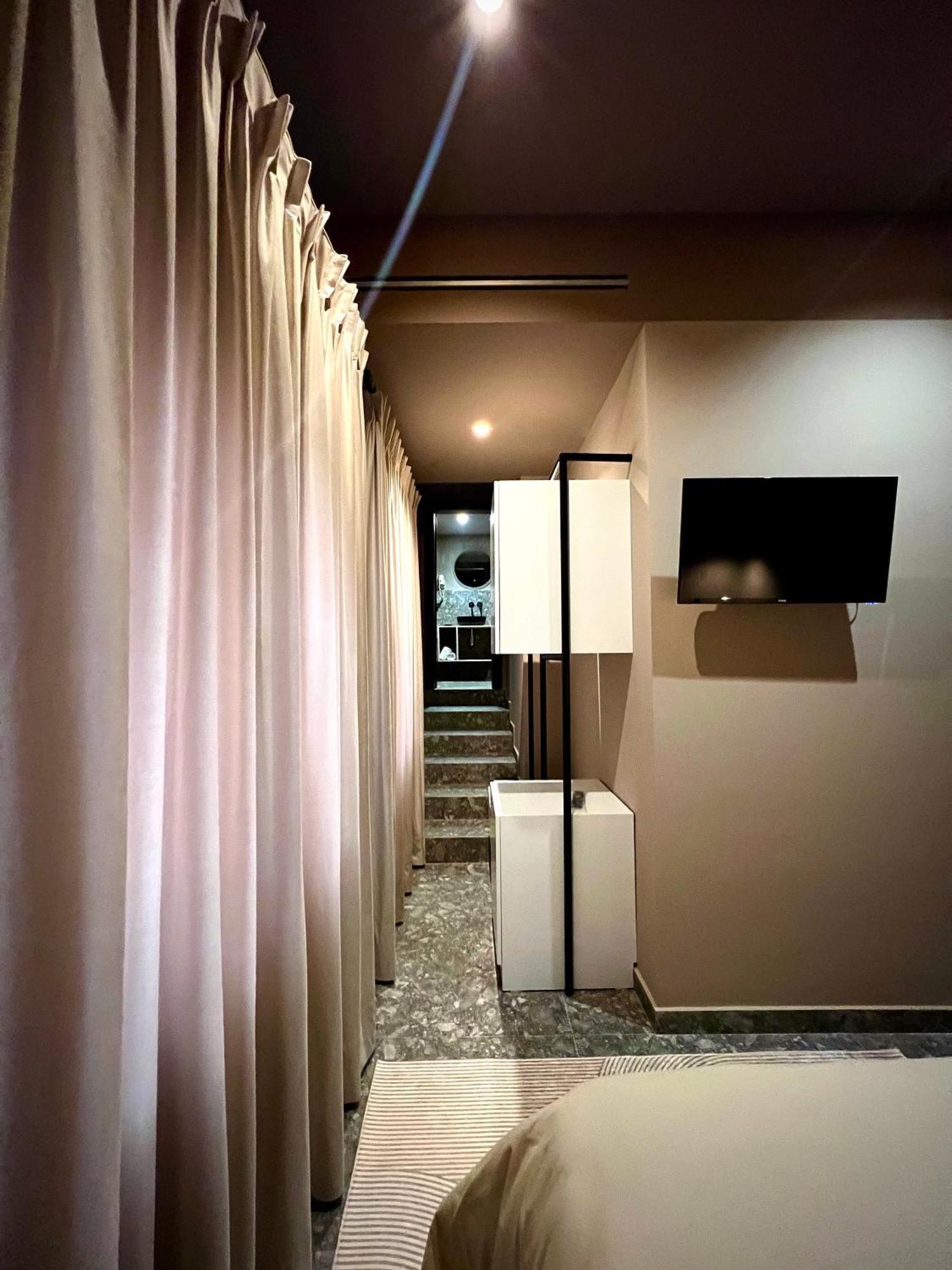 Rex Hotel Boutique ティラナ エクステリア 写真